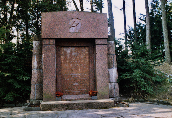 Akseli Gallen-Kallela (Gallén) (Helsingfors, Sandudds gamla begravningsplats, kons)