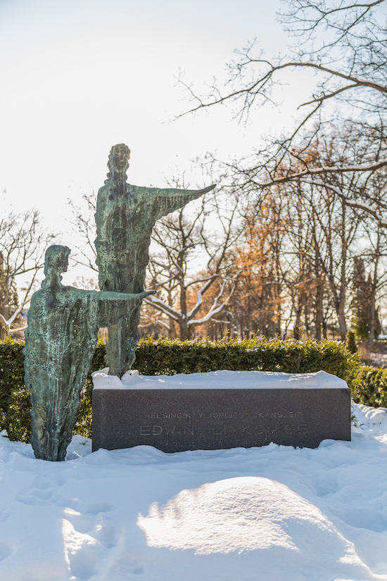Edwin Linkomies (Flinck) (Helsingfors, Sandudds nya begravningsplats 25–9–7)