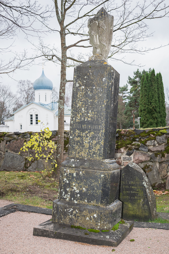 Robert Montgomery (Helsingfors, Sandudds gamla begravningsplats 5–28–)