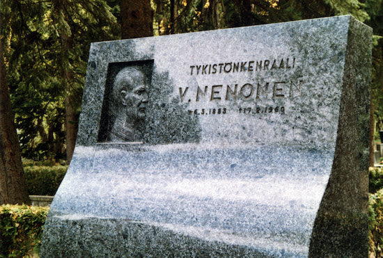 Vilho Petter Nenonen (Helsingfors, Sandudds nya begravningsplats 25–9–9)