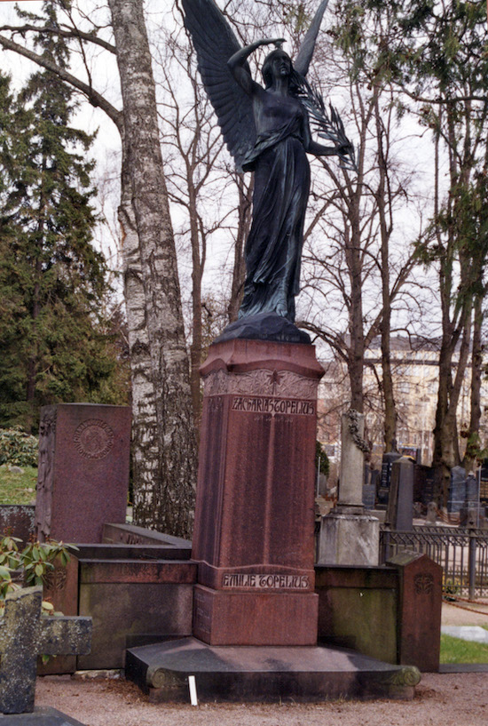 Zacharias Topelius (Helsingfors, Sandudds gamla begravningsplats 21–12)