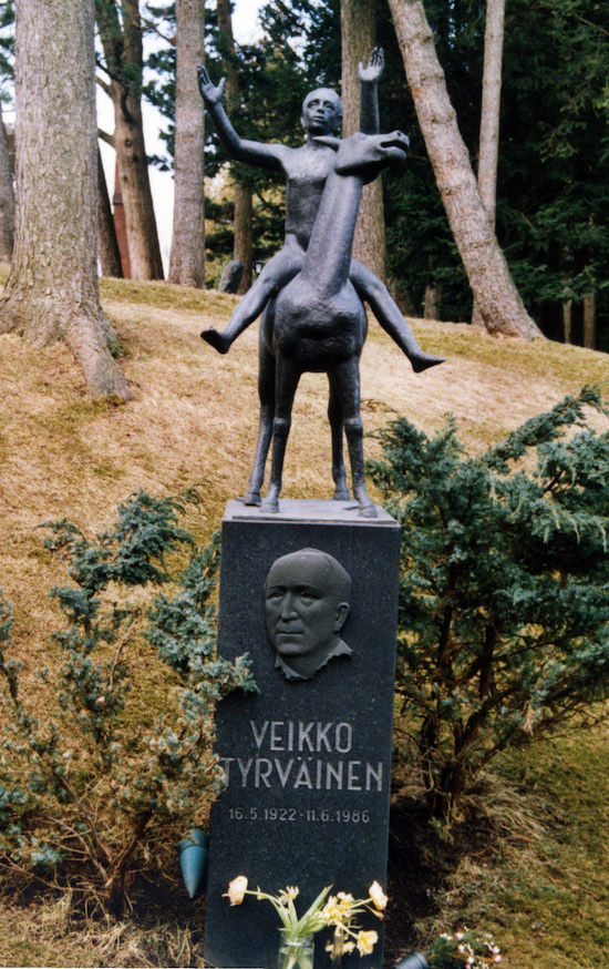 Veikko Tyrväinen (Helsingfors, Sandudds gamla begravningsplats 21 T)